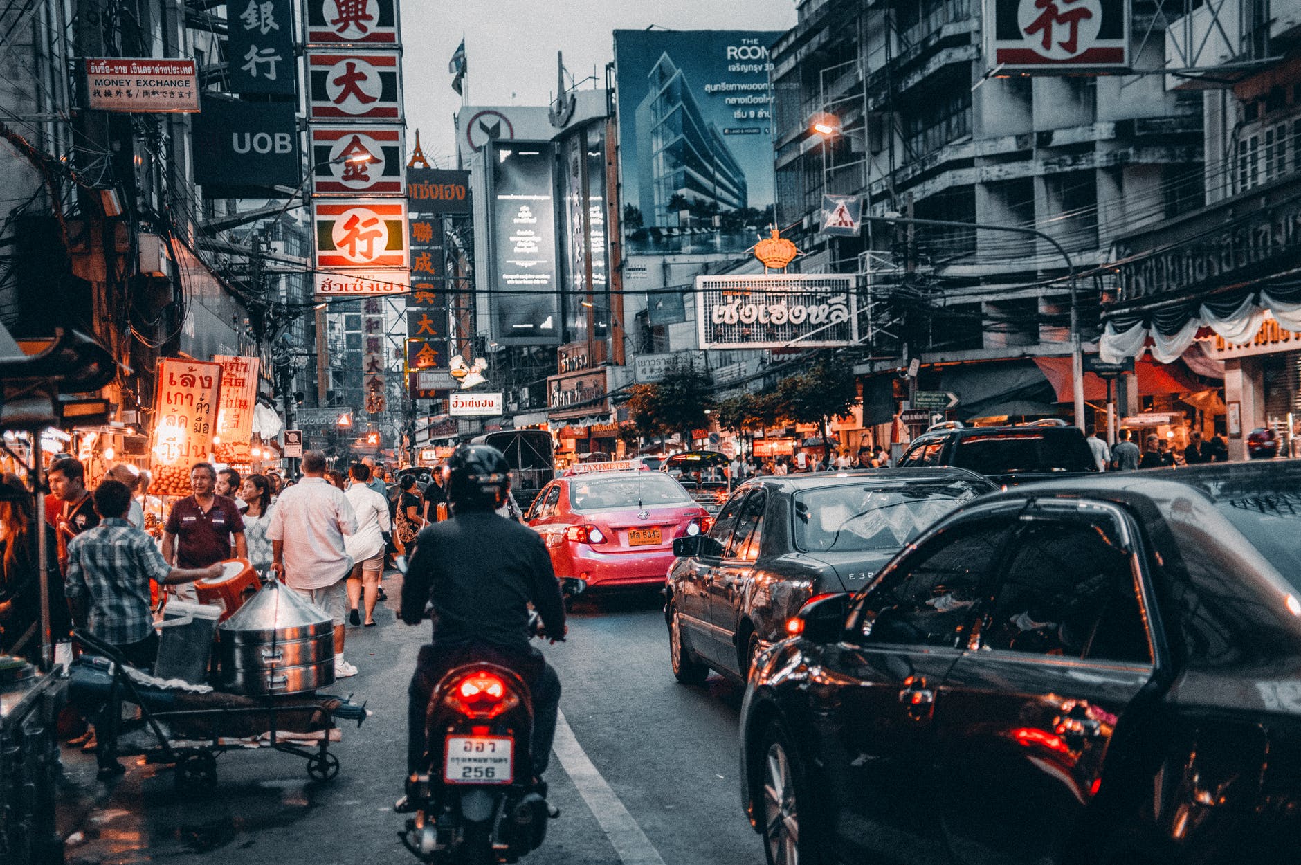 traffic city digital nomad life